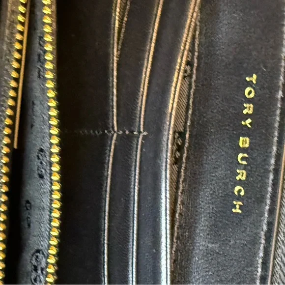 Tory Burch Black Quilted Leather Zip Wallet - Picture 5 of 13